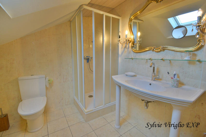 Maison - 207 m² - 6 pièces