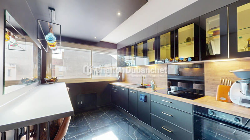 Appartement - 80 m² - 3 pièces