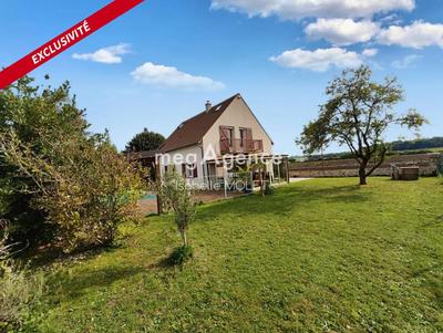 Maison traditionnelle - 160 m² - 6 pièces