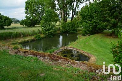 Maison - 410 m² - 10 pièces