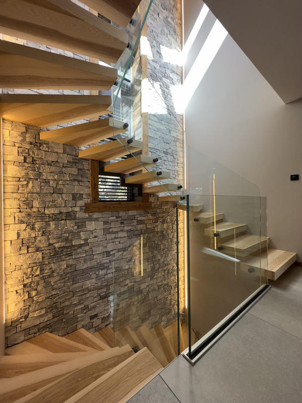 Châlet - 607 m² - 16 pièces