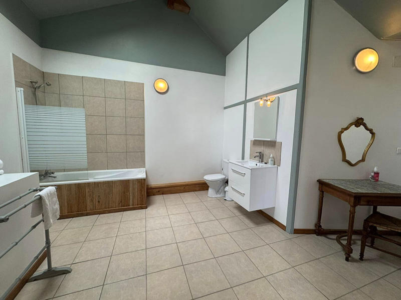 Maison - 306 m² - 8 pièces