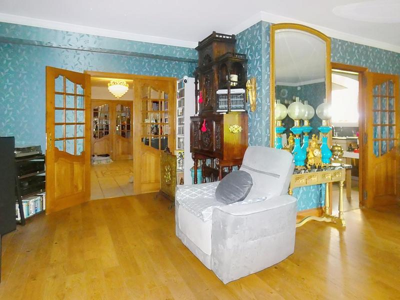 Maison - 320 m² - 8 pièces