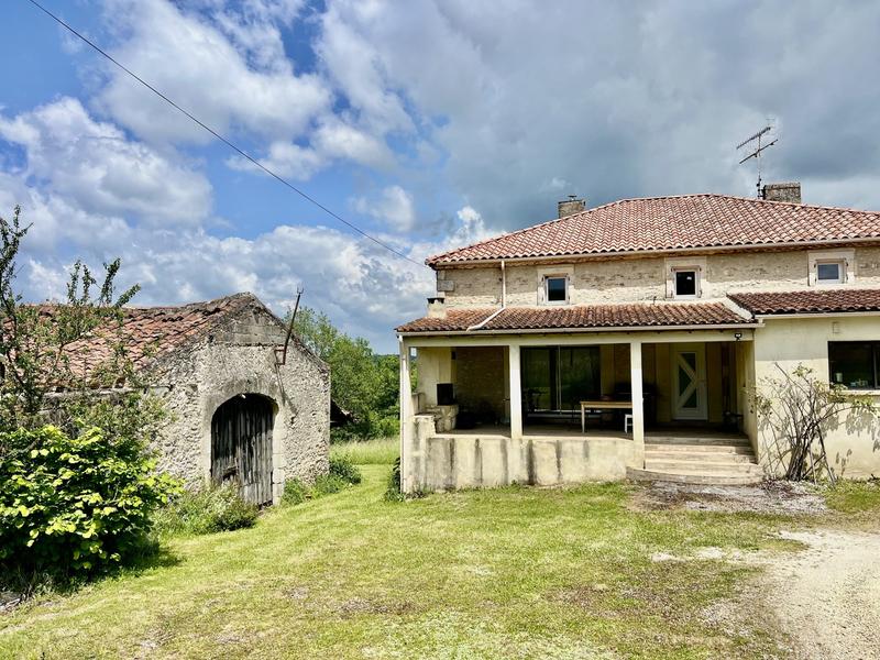 Maison traditionnelle - 222 m² - 6 pièces