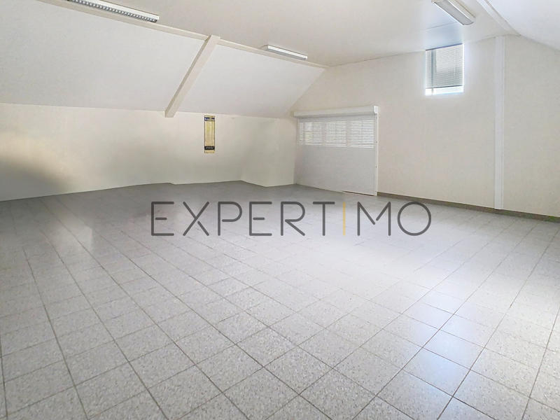 Maison - 240 m² - 9 pièces