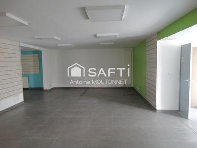 Local commercial - 932 m² - 30 pièces