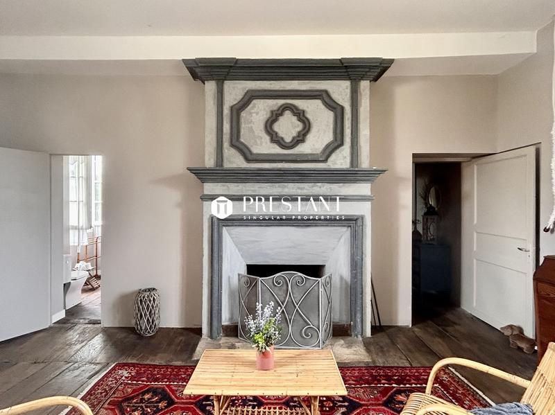 Maison - 411 m² - 11 pièces