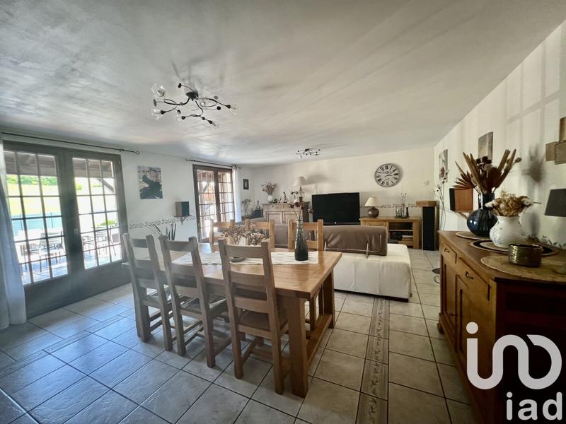 Maison - 200 m² - 7 pièces