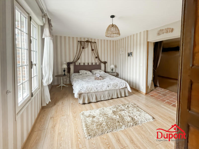 Maison ancienne - 700 m² - 24 pièces