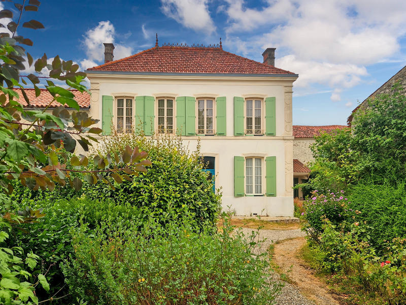 Maison - 180 m² - 6 pièces