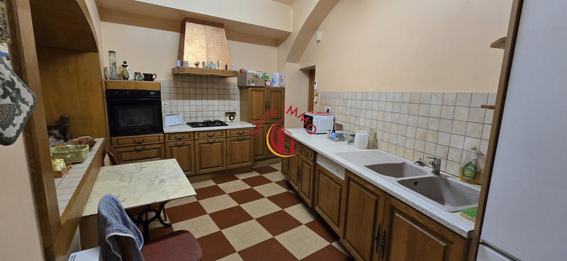 Maison - 515 m² - 45 pièces