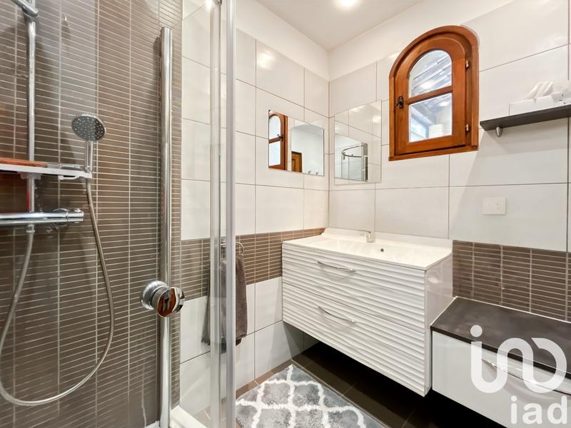 Maison - 216 m² - 7 pièces