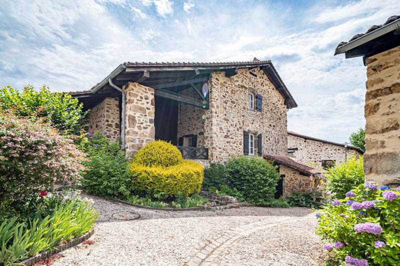 Maison - 1 791 m² - 39 pièces