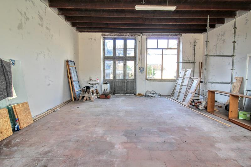 Maison ancienne - 610 m² - 2 pièces