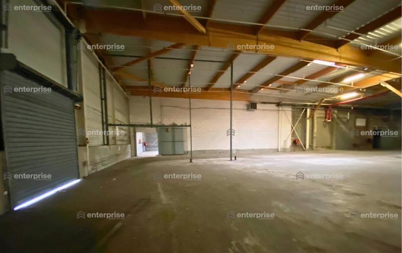 Local commercial - 1 894 m²