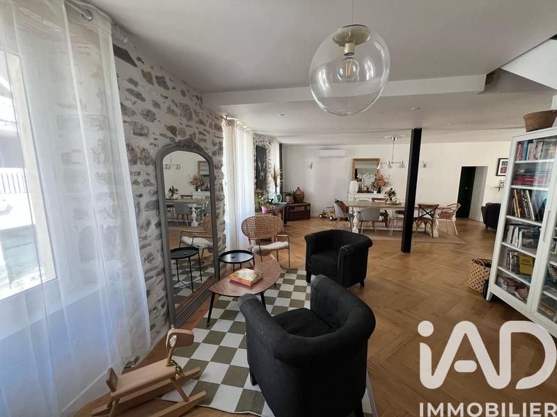 Maison - 340 m² - 8 pièces