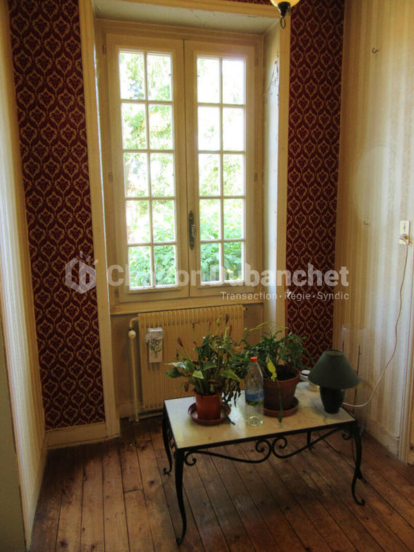 Maison - 235 m² - 9 pièces