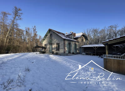 Propriété - 200 m² - 8 pièces