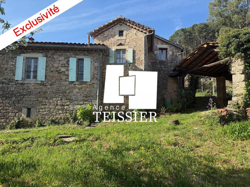 Maison - 216 m² - 12 pièces