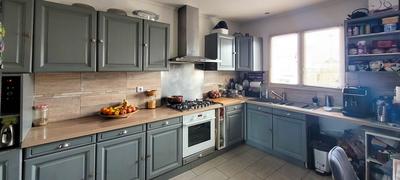 Maison - 90 m² - 5 pièces