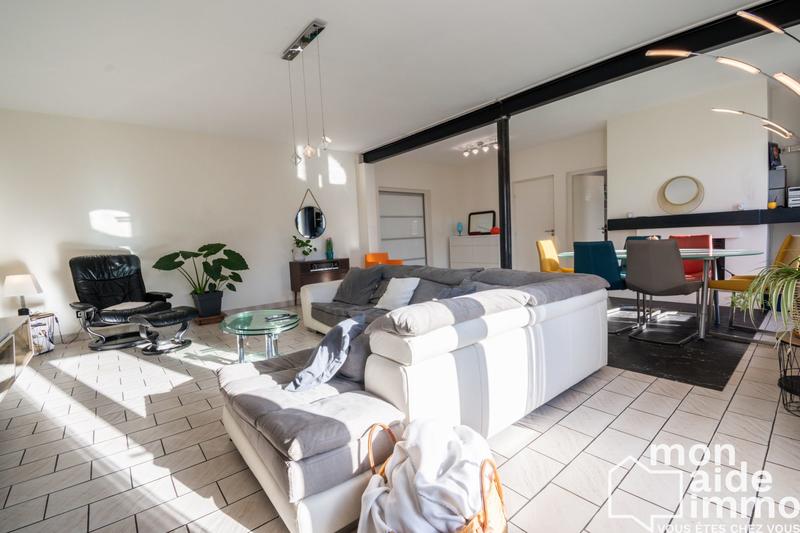 Maison traditionnelle - 210 m² - 7 pièces