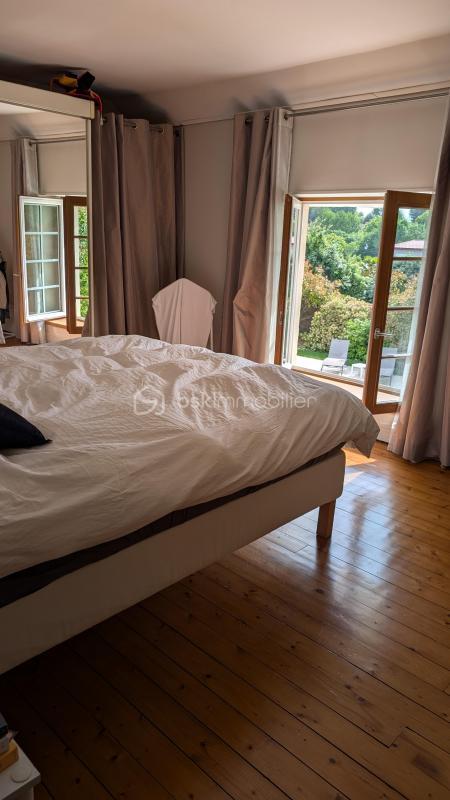 Maison en pierre - 210 m² - 7 pièces