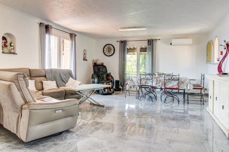 Maison - 193 m² - 7 pièces