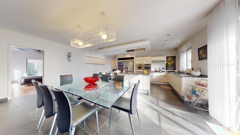 Maison - 252 m² - 6 pièces