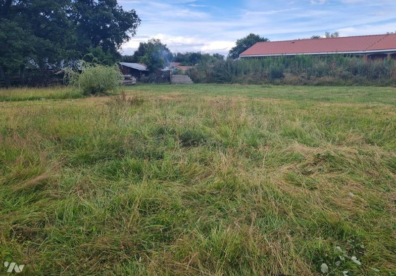Terrain constructible - 844 m²