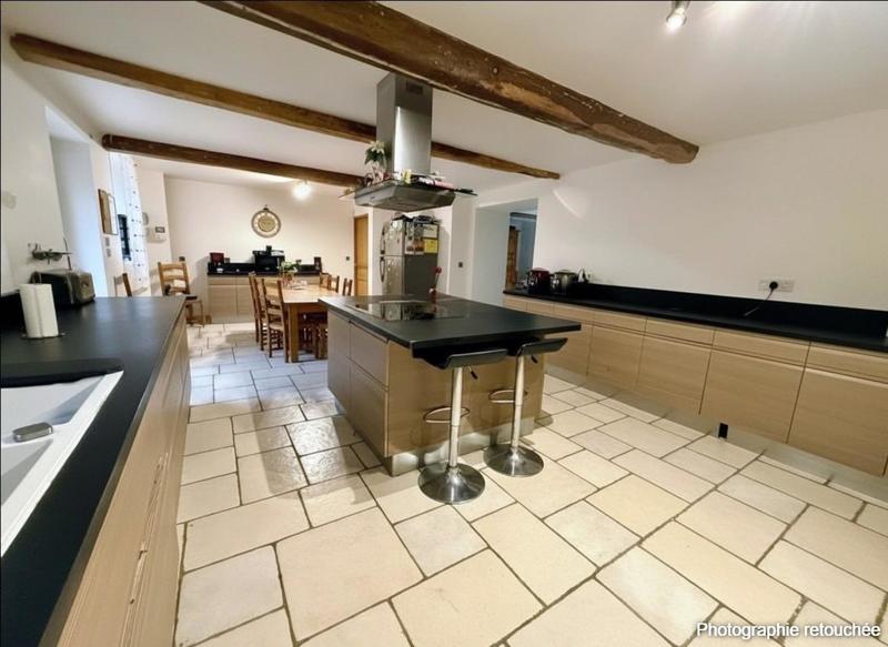 Maison - 429 m² - 20 pièces