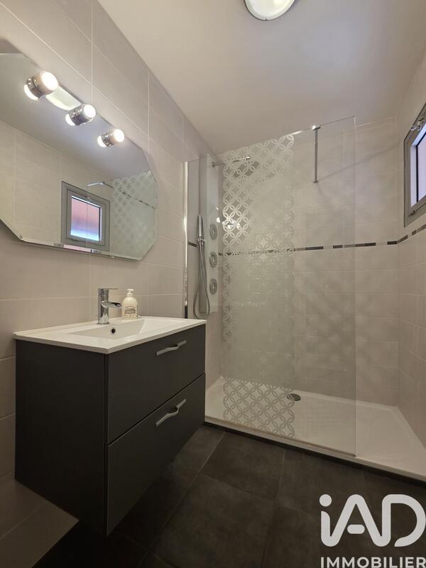 Maison - 212 m² - 5 pièces