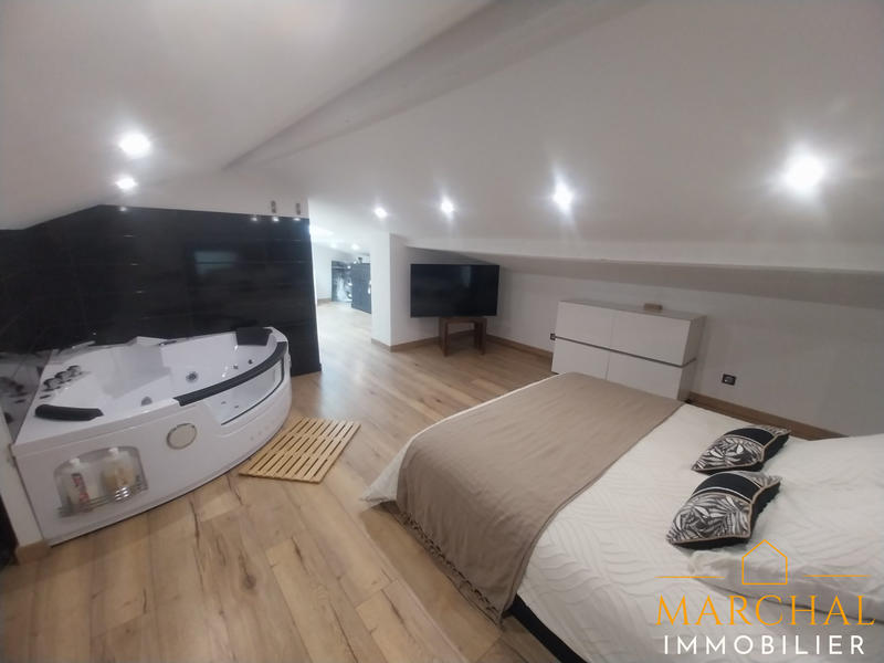 Maison - 180 m² - 7 pièces