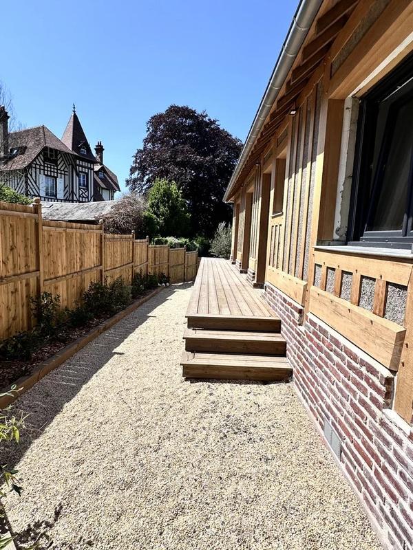 Propriété - 205 m² - 6 pièces