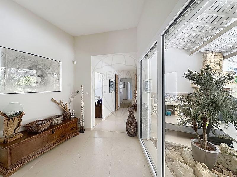 Propriété - 333 m² - 9 pièces