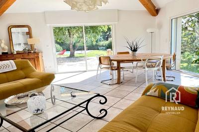 Maison - 198 m² - 7 pièces