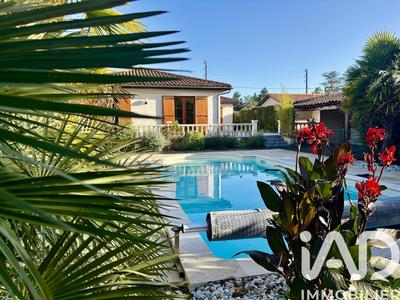 Maison - 166 m² - 8 pièces