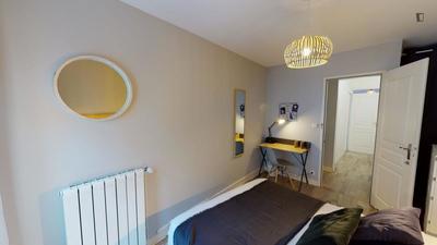 Chambre - 11 m² - 6 pièces