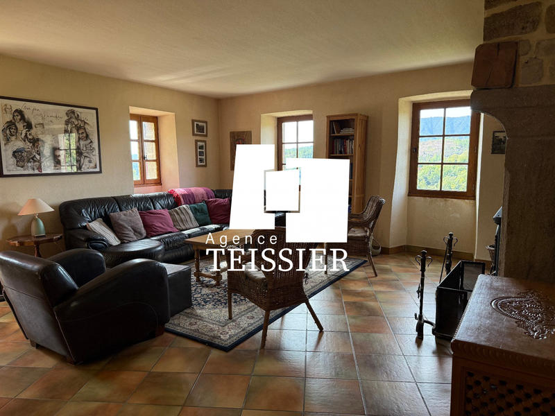 Mas - 230 m² - 11 pièces