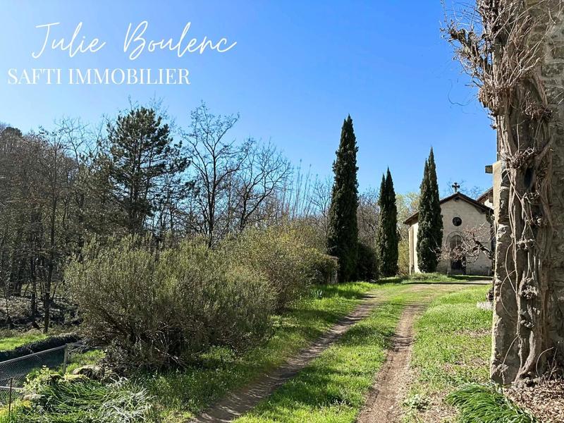 Maison - 341 m² - 12 pièces