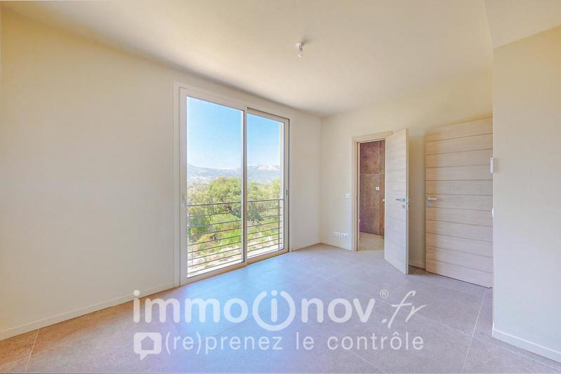 Maison d'architecte - 220 m² - 8 pièces