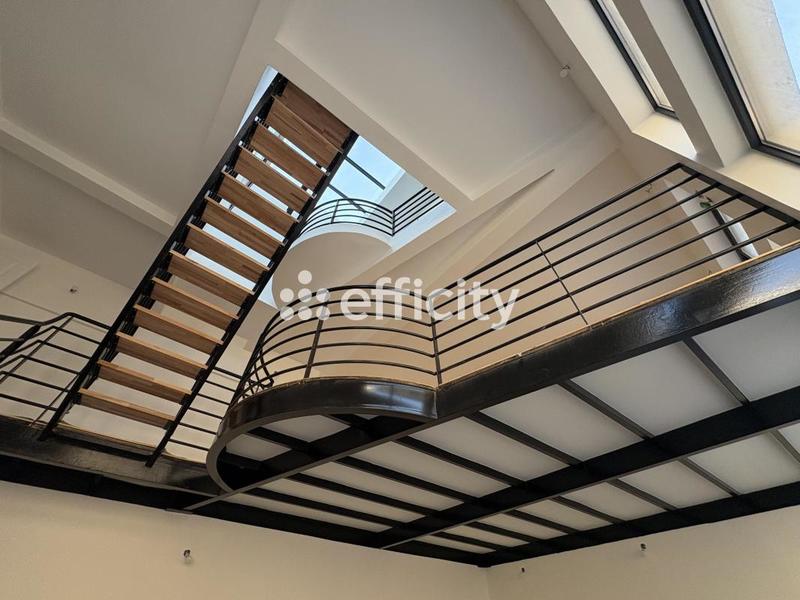 Loft - 180 m² - 5 pièces