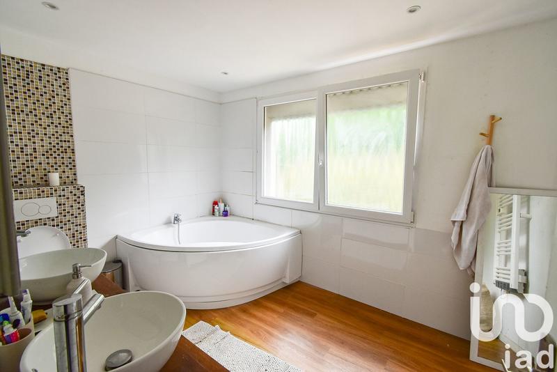 Maison - 104 m² - 5 pièces