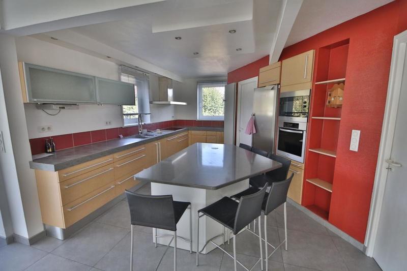 Maison - 180 m² - 5 pièces