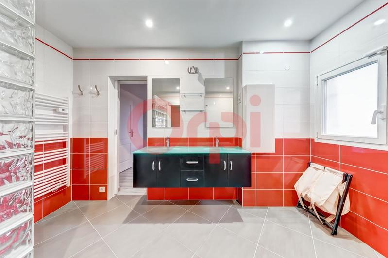 Maison - 182 m² - 5 pièces