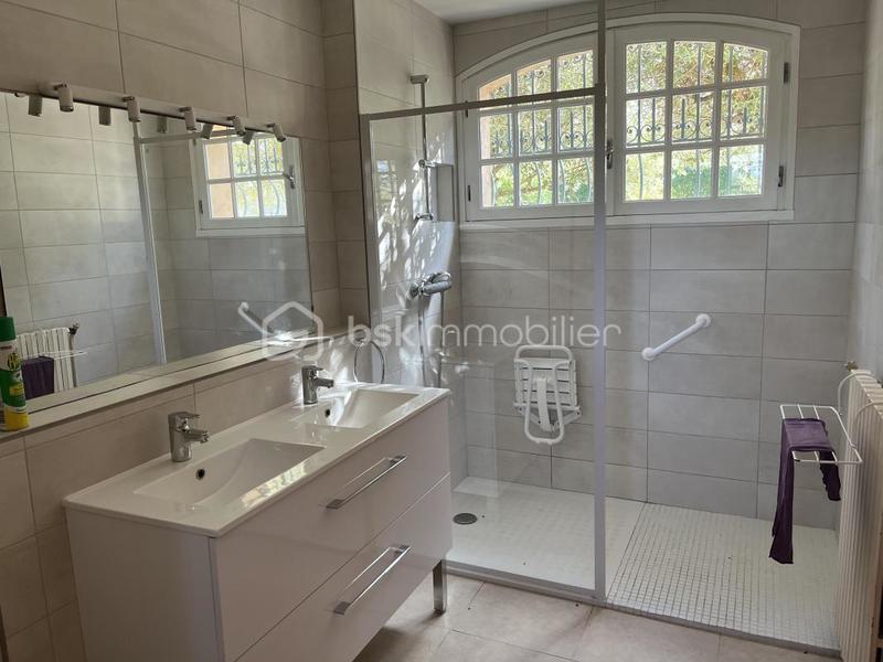 Maison - 189 m² - 7 pièces