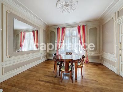 Maison de ville - 181 m² - 9 pièces