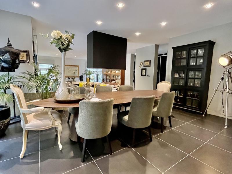 Maison traditionnelle - 212 m² - 7 pièces