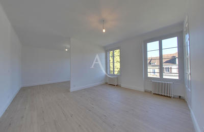 Appartement - 94 m² - 5 pièces