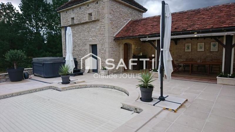 Maison - 249 m² - 10 pièces