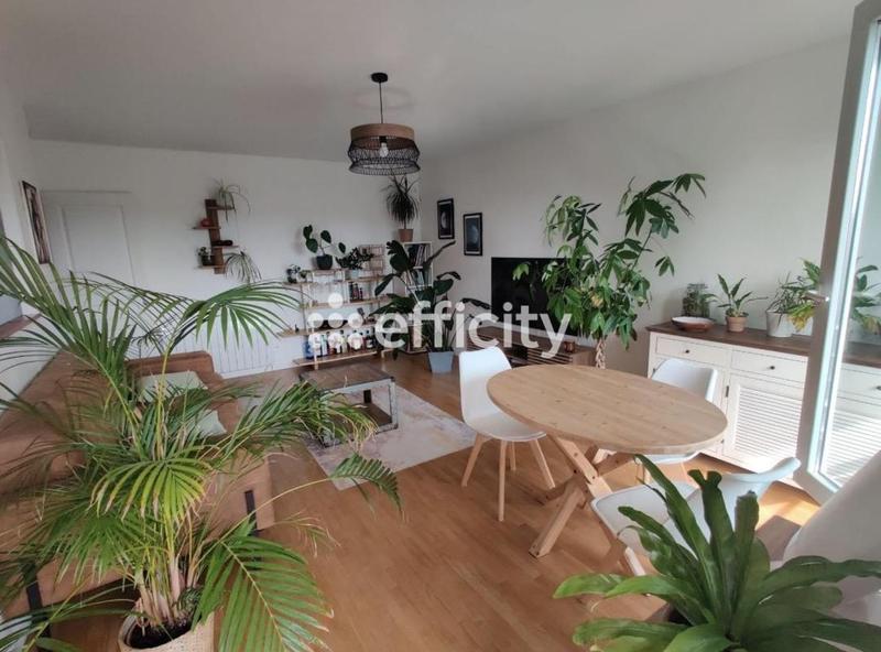 Appartement - 92 m² - 5 pièces